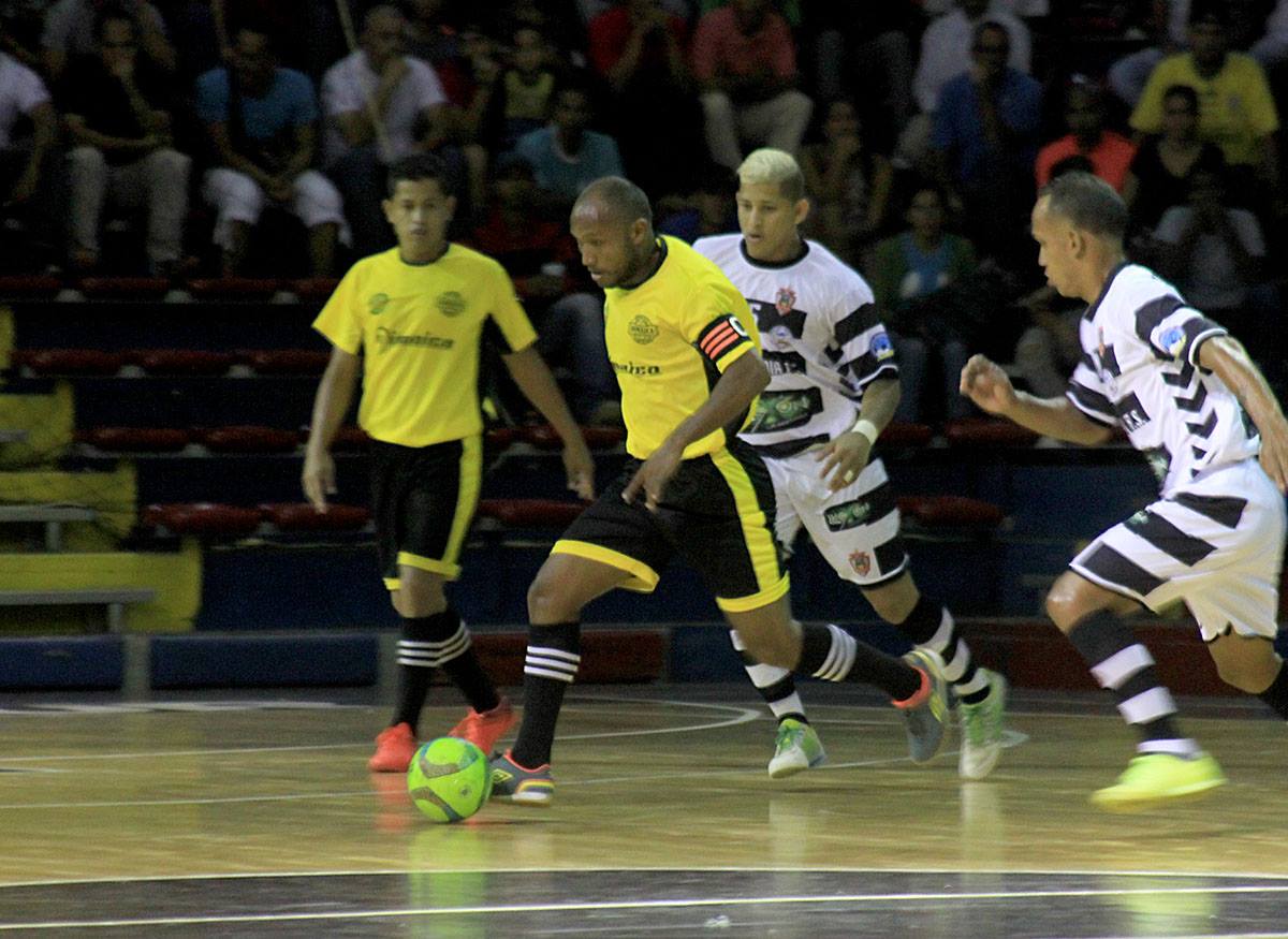 RockAndFutbol's tweet photo. #LaGranJugada "Vínculos comunicacionales del salonista y…" por el Dr. José E Cedeño Gonzalez #FutsalAMF https://t.co/WZMgsEbex4 https://t.co/p6O0ntWe7W
