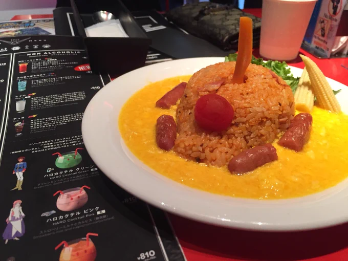 初めてガンダムカフェにこれた!ゴッ丼フィンガーとシャーザクライスめっちゃ迷った('°̥̥̥̥̥̥̥̥ω°̥̥̥̥̥̥̥̥`)BGMガンダム歴代ソングは胸熱 