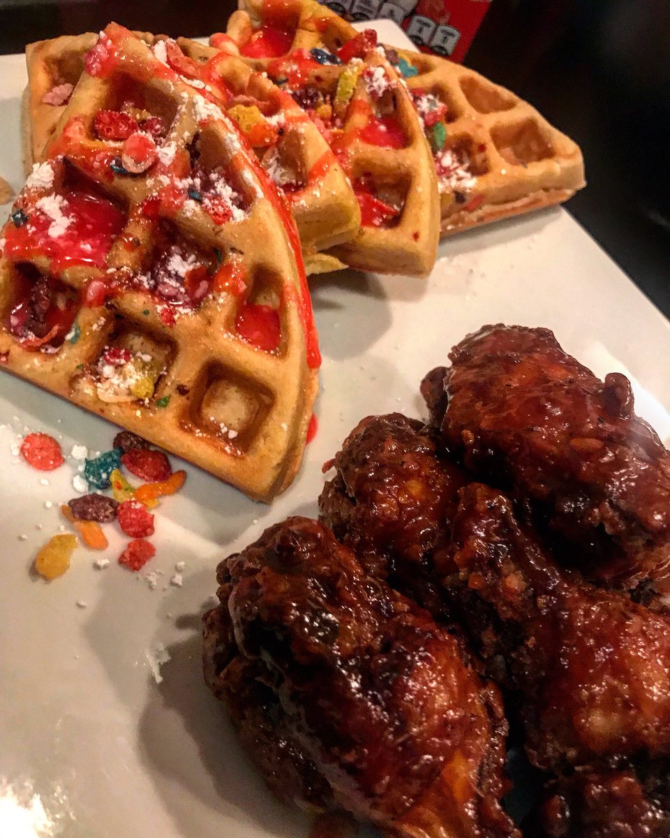 rellelCHEFE's tweet photo. Fruity Pebbles Waffle w/ Strawberry Drip + Bbq Chicken ππ€«π
#Elchefe #ChefRell https://t.co/FOlslpA7MU