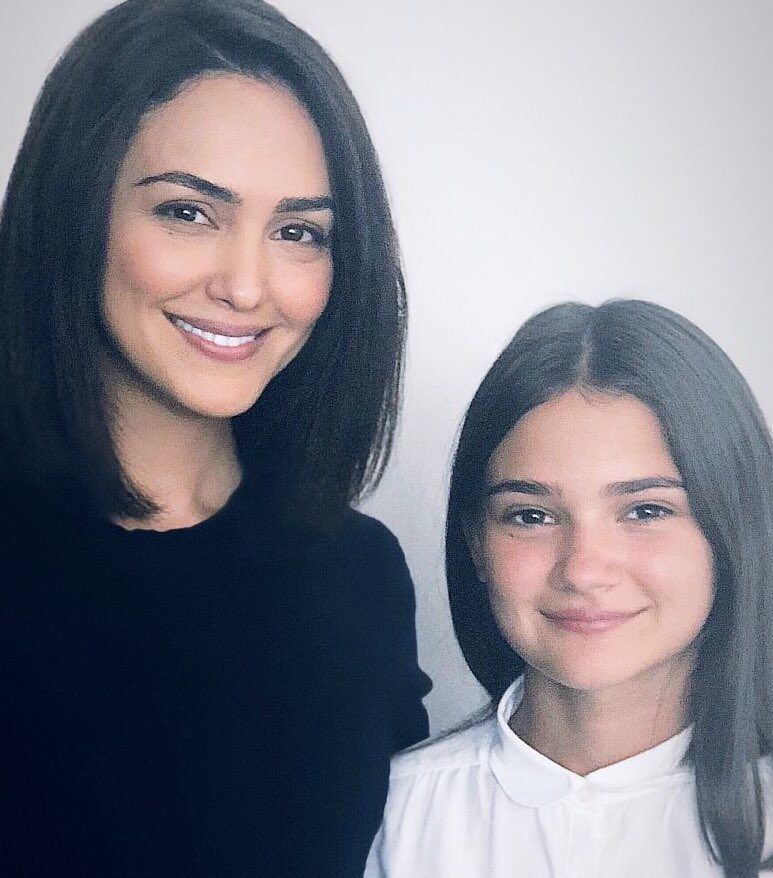 NazaninBoniadi's tweet photo. Isn’t @laradecaro fantastic as young Clare on #Counterpart? https://t.co/37oVecImmD