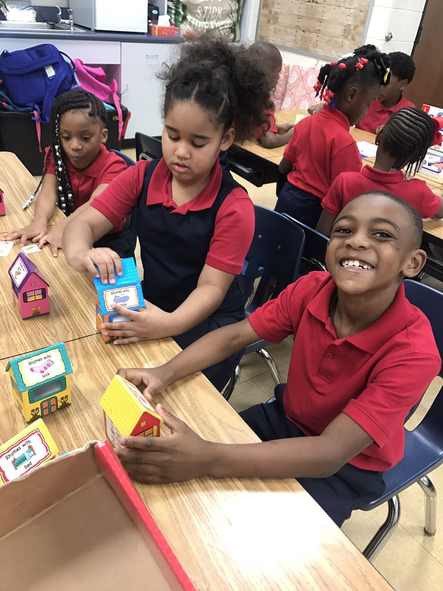 MrsBryan6's tweet image. Practicing letter recognition with our new centers! #donationshelp