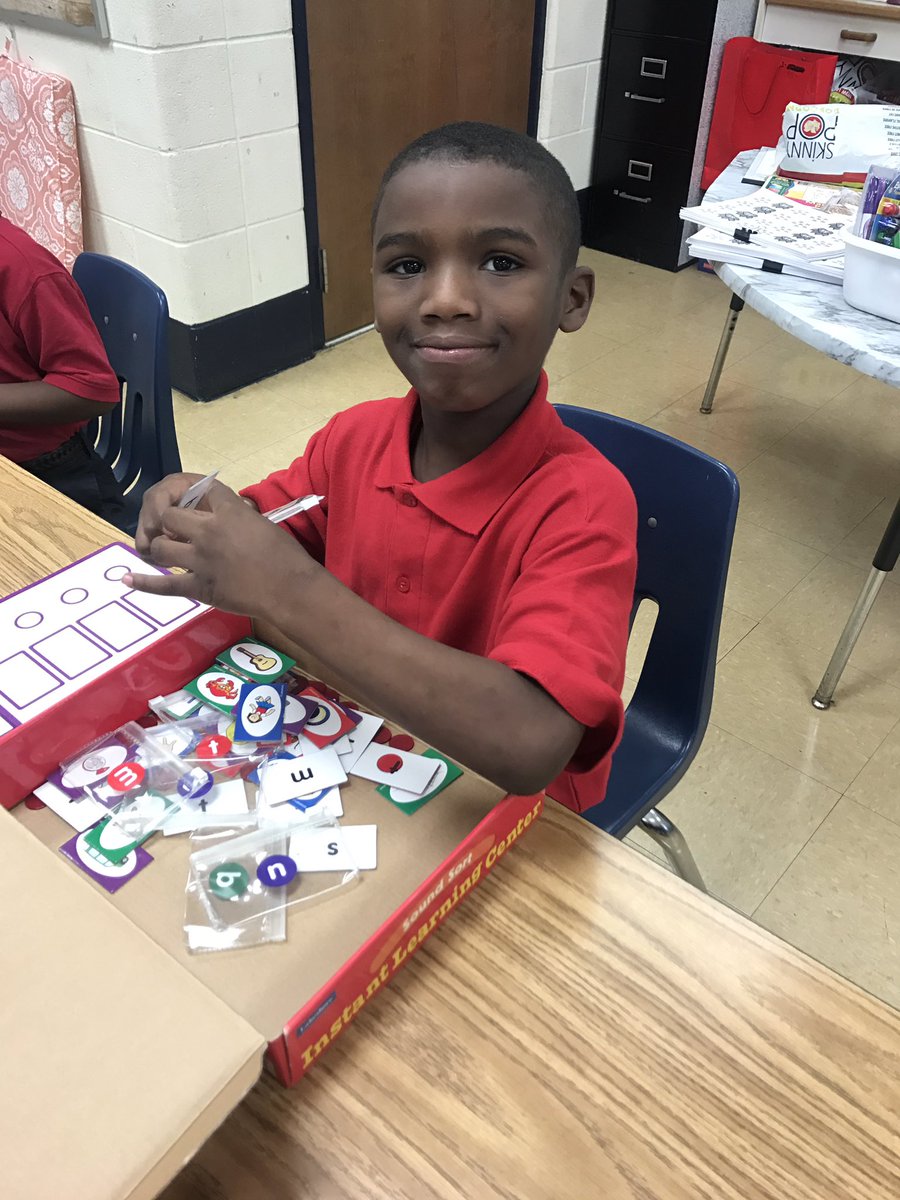 MrsBryan6's tweet image. Practicing letter recognition with our new centers! #donationshelp