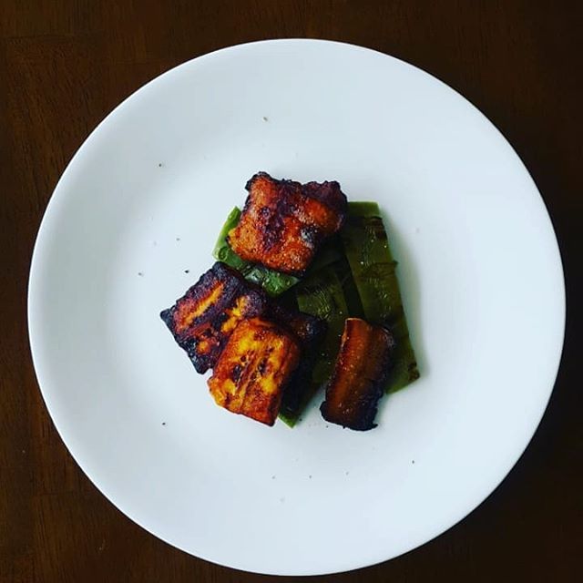 LXaymaca's tweet photo. The small delights are the most lovely. #nopal #plantains #tastyfood #foodstory #foodintersection #eat876 https://t.co/jx6li5BXkK https://t.co/2DUf8rDIec