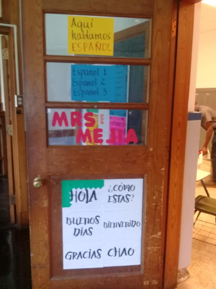 dalgismejia1's tweet photo. My Spanish classroom is ready to receive parents and students at BHS, because Together we are better¡ #howiparticipate https://t.co/2zJRSe4Hdb