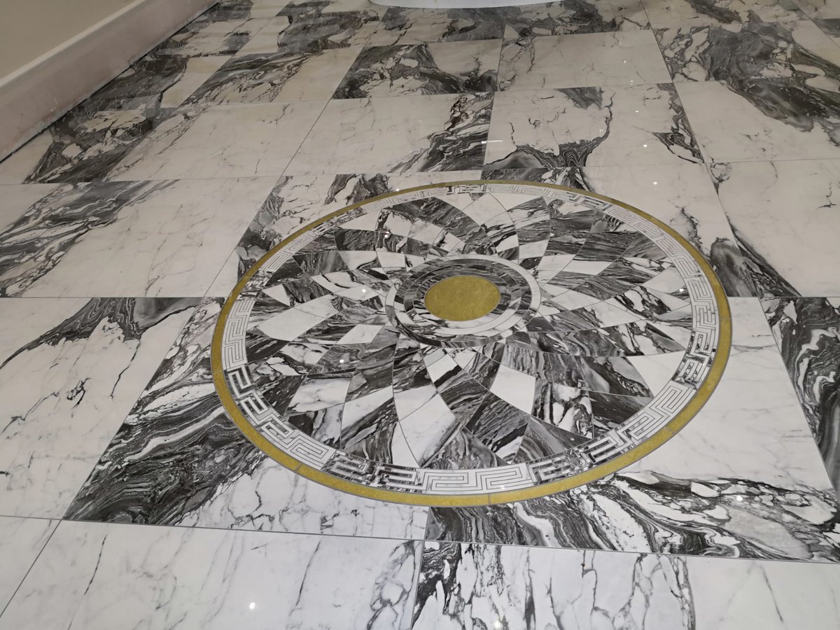 HelixTiling's tweet photo. Recently completed #hallway with #bespoke @waterjetcd panel in lincoln,another delighted cliant😉,
Used @Scott_kerakoll Biogel @rocciatiles @RocciaTrade @TilemasterTeam @Dural_UK @Rubi_UK_IRE @tilers_tools 
@SigmaUK1 https://t.co/9Se0Z5pAPz
