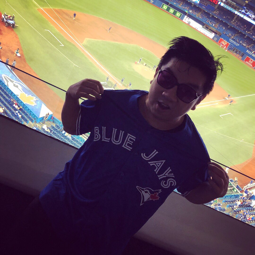 MoVernie's tweet photo. I had loads of fun 2night at the #CTV Box Suite.
Got my Aaron Sanchez giveaway jersey. Saw the best team in da league in the Boston #RedSox.
Special thx to @CTV_PR 4 the Exclusive VIP Private Party.
#TSN #BoxSuite #BlueJays #Jays #BaseBall #PrivateParty https://t.co/NyPbLzMQMK