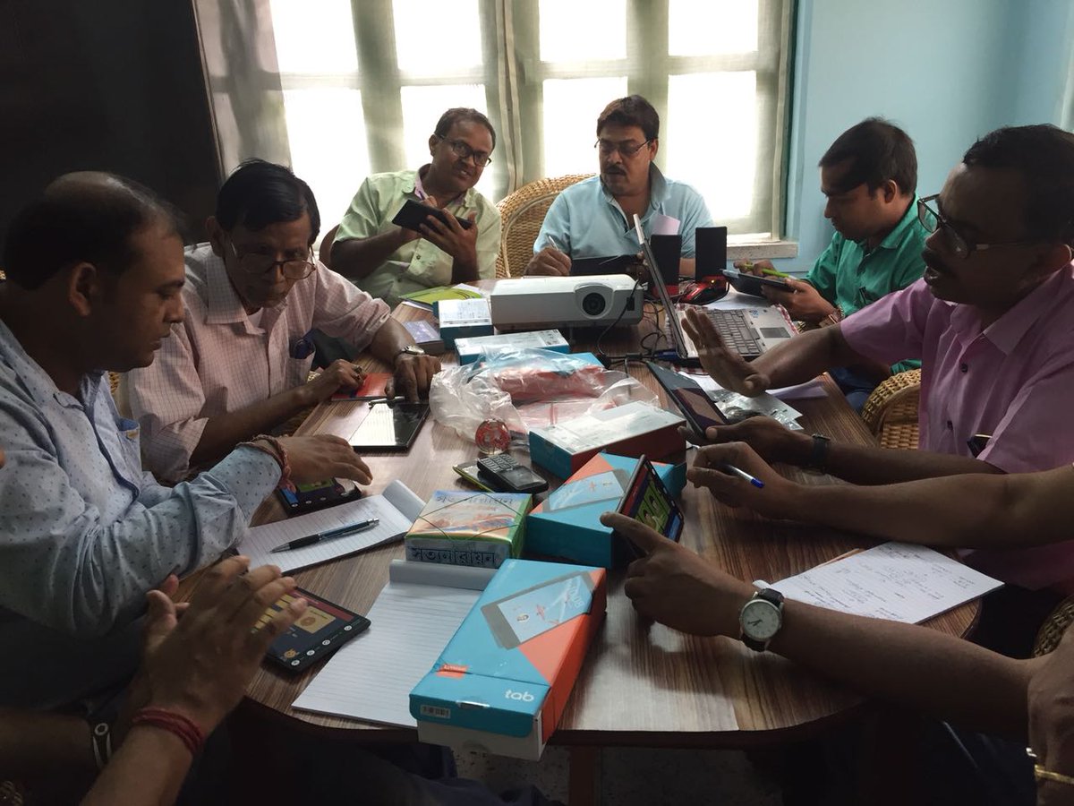 ConveGenius's tweet image. Brainstorming with the tablets over how to make children learn the best way in the classroom.  The change begins with them! #Teachers #education #tabletlearning