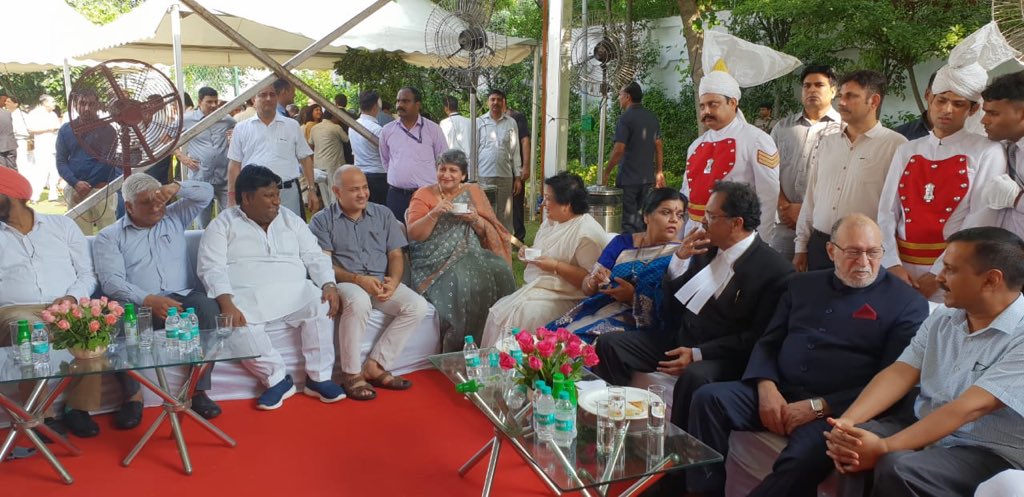 CM <a href="/ArvindKejriwal/">Arvind Kejriwal</a> along with Dy CM <a href="/msisodia/">Manish Sisodia</a> ,Delhi Vidhansabha Speaker @RamNiwasGoel01 and other Delhi Cabinet Ministers attended the Oath ceremony of Delhi High court chief justice Rajender Menon  at RajNiwas.