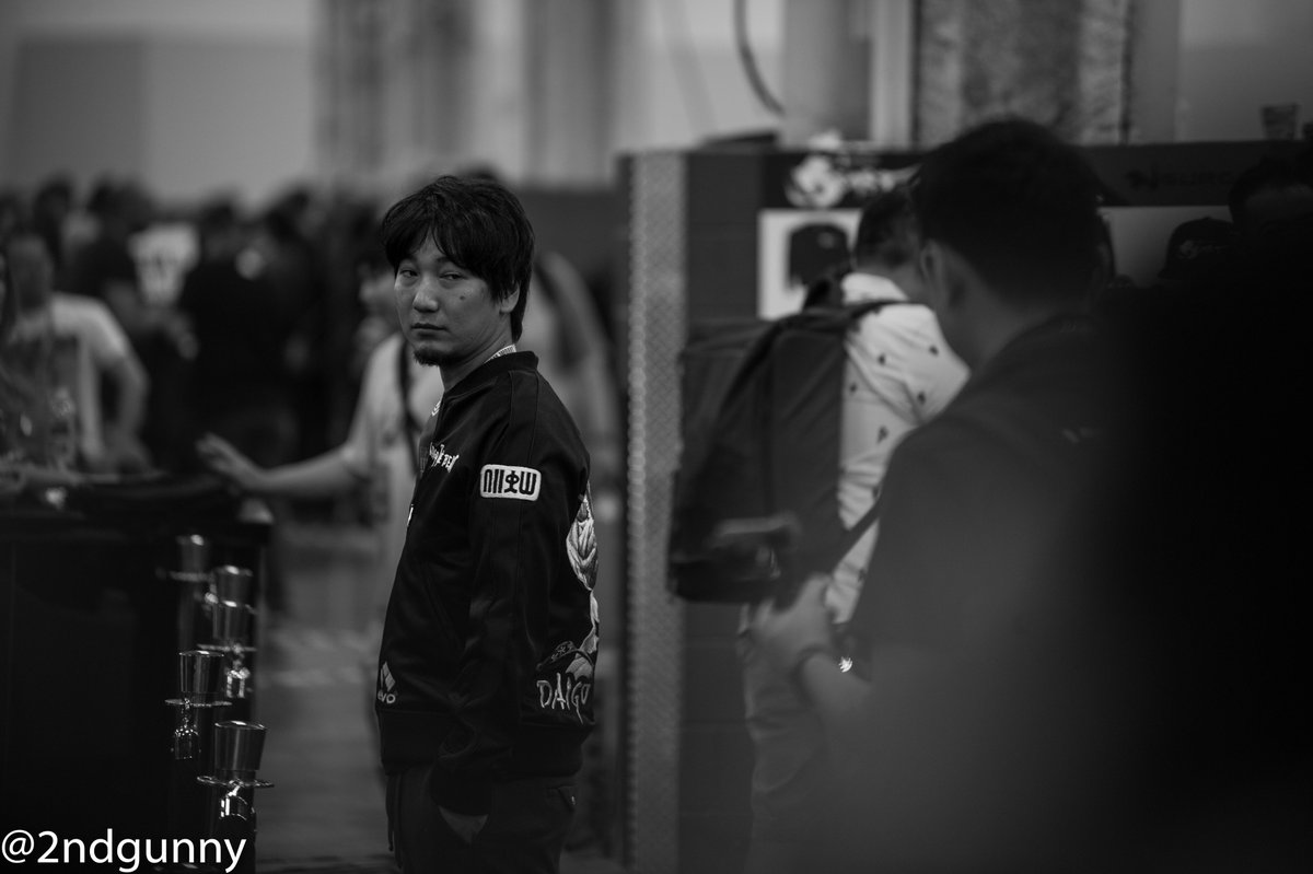 2ndgunny's tweet photo. Here is my album of Day 1 of #EVO2018
https://t.co/DIOxG32fmr https://t.co/Vt1C08onHf