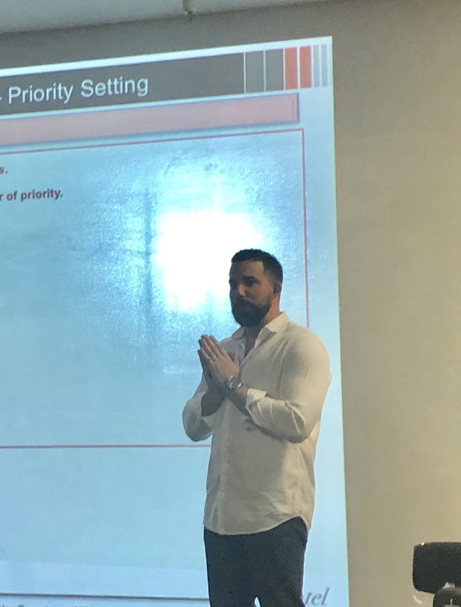 CabralVani's tweet image. Thank you @joshua_gratz for such an impactful meeting!! Can not wait for more of these trainings and developmental meetings.#carryfoward @myamtel