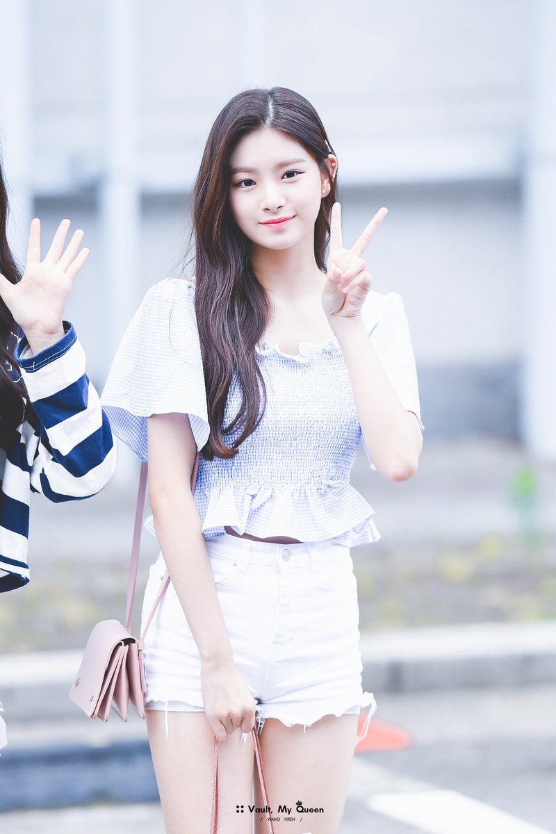 yirenpictures's tweet photo. ♡ 180805
© vault, my queen (new fansite!)

#王怡人 #ワンイロン #왕이런 https://t.co/Y2lVpH2eeK
