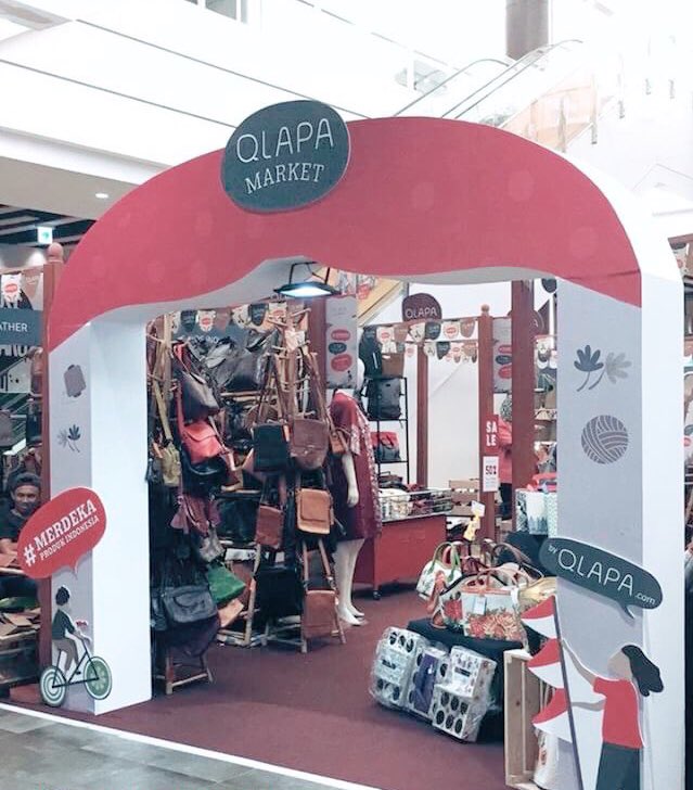 SEDANG BERLANGSUNG!⠀
⠀ ⠀
Qlapa Market Vol 3 ⠀
AEON BSD (7-19 AGUSTUS 2018) ⠀
EAST AND WEST ATRIUM⠀
@qlapaevent <a href="/aeonmallbsdcity/">AEON MALL BSD CITY</a> ⠀

#QlapaMarket #QlapaMarketAeon #Qlapa #eventjkt #bazaarjkt #jktinfo #bazaaraeon