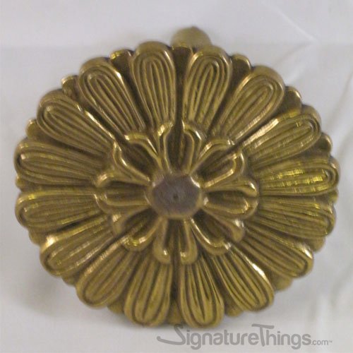 Bulk_Zon's tweet photo. Artistically designed solid Brass Sunburst Knobs at https://t.co/94lBBkltwA Now Transform Your Space With a variety of sizes &amp; finishes. Uncompromised quality at an unbeatable price. Comes in 3 ½“Diameter sizes. https://t.co/mpVK5PZYkt 
#bulkzon #cabinetknobs #sunburst #knobs https://t.co/P18CX3ttOI
