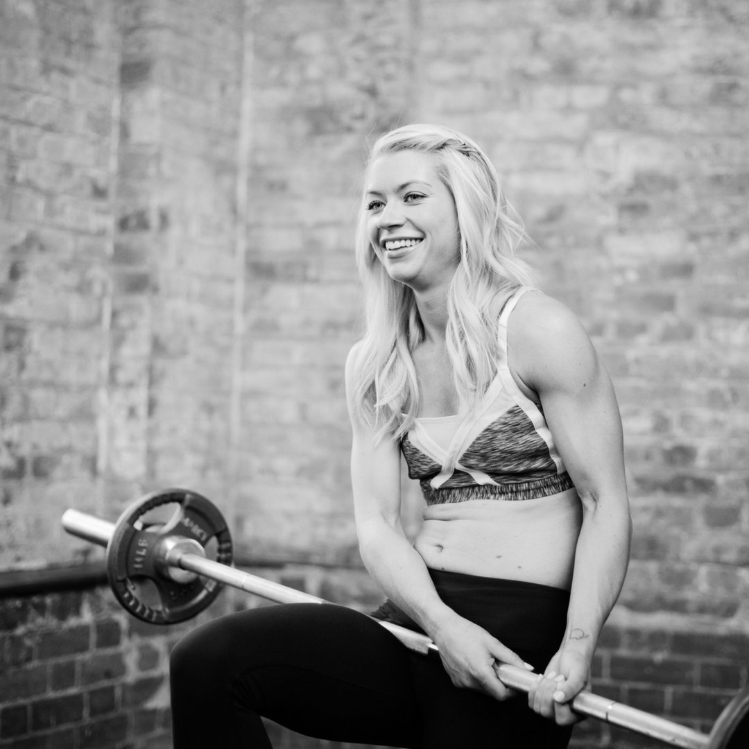 PilatesPT's tweet image. THROWBACK 🏋🏼‍♀️ To one of my very first ever photo shoots for PilatesPT. These images were used for the first iteration of The Model Method Online! #themodelmethod