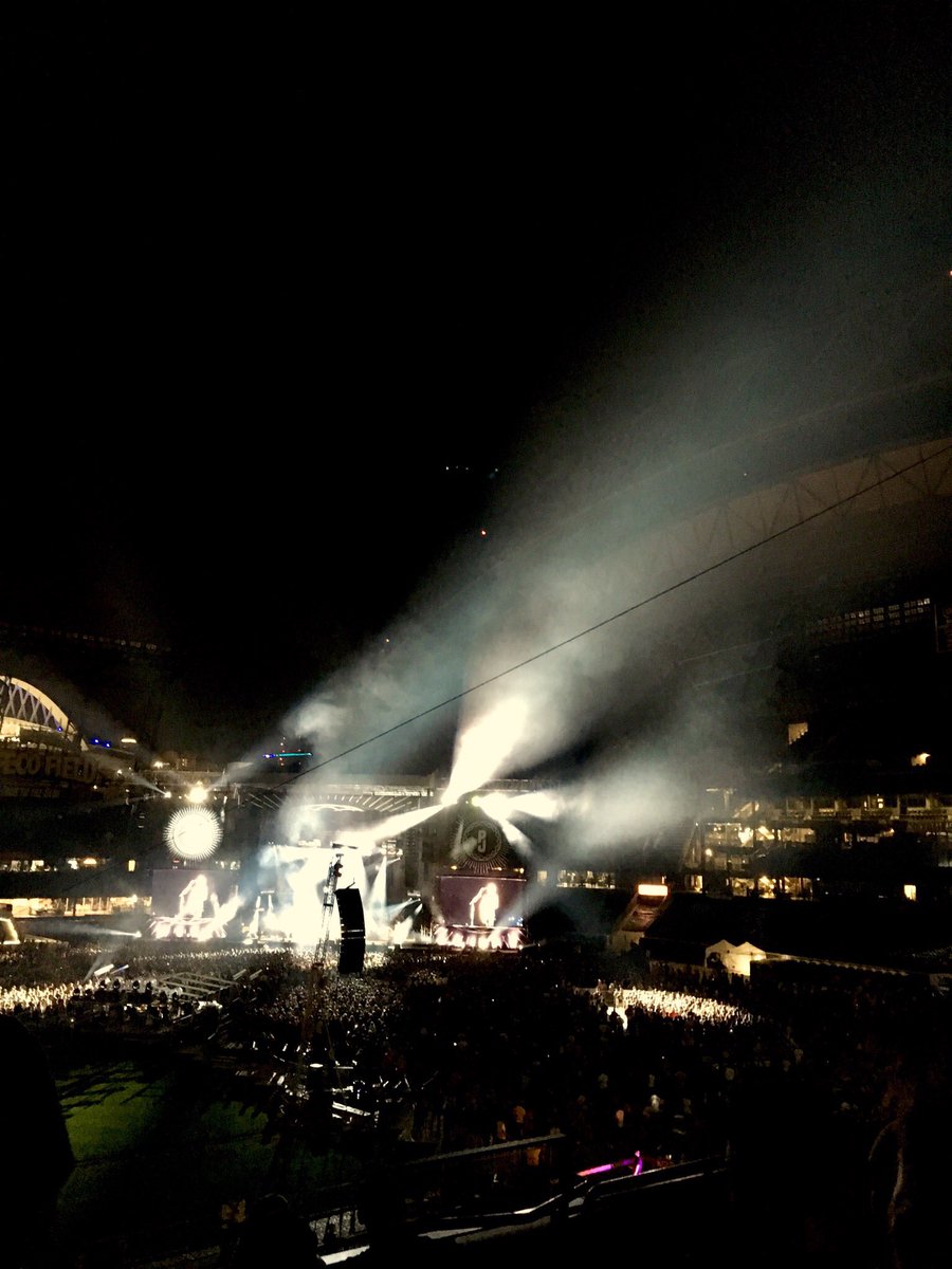 Image: https://pbs.twimg.com/media/DkIqYOEUYAADMNf.jpg