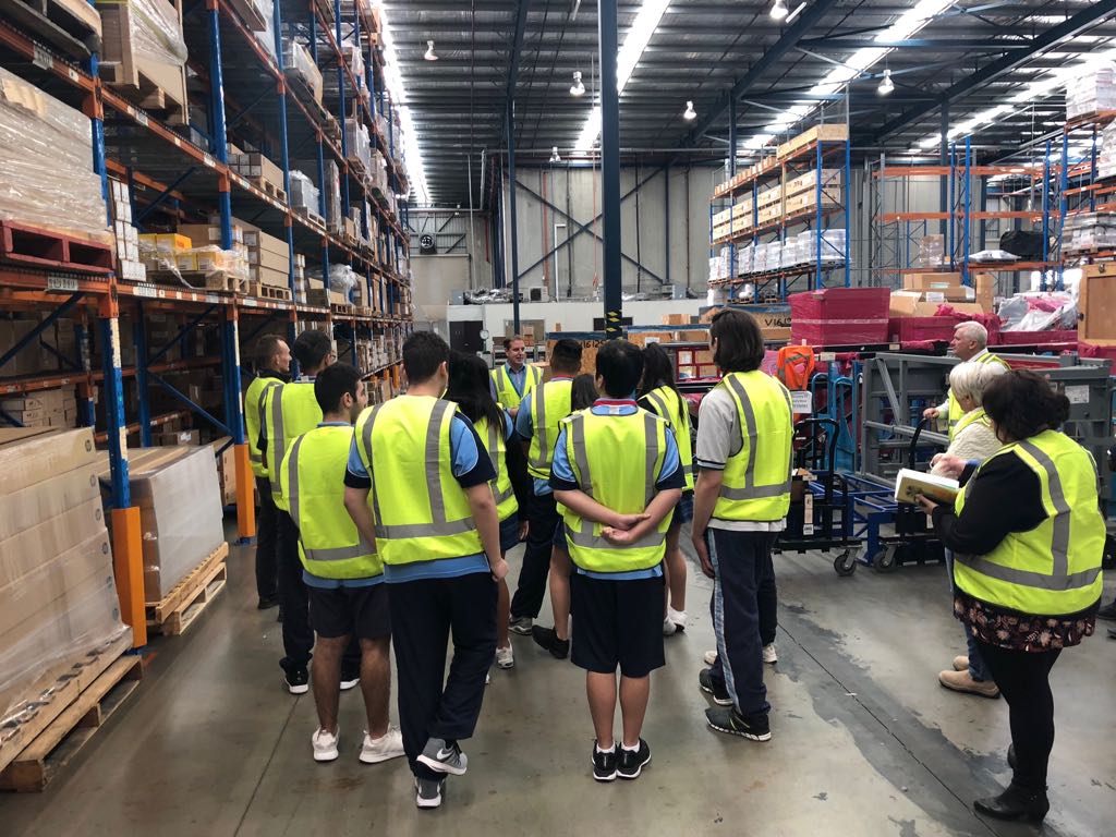 sstroner_au's tweet photo. Green Light Day 2018

UPS Australia in association with TAFE NSW &amp; Dept of Transport for NSW, had a visit from local high school students.

The day included presentations on UPS and the opportunities that are available in the shipping and logistics sector.
@UPS_Asia #UPSers #NSW https://t.co/pw2WqUUJQY