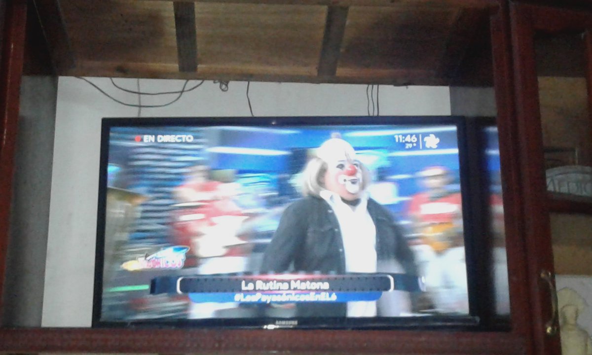 Emmanue79328517's tweet photo. @ErnestoChavana 
#LosPayasonicosEnEl6 

!!!Ya viendolo con la famila un saludo a los payasonicos!!! https://t.co/HnPhHRcrqU