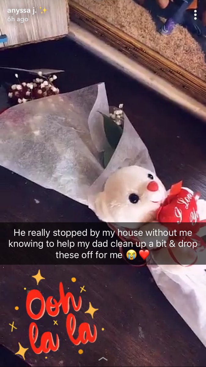 anyssajaylene's tweet image. I came home from work to these Roses on my dresser today &amp;amp; I just wanted to share how blessed I am💘 
🚨 PSA 🚨 Ladies!! (And gents), if your partner doesn’t randomly do small gestures to show his love for you, I promise he’s NOT the one 🚮 #January292015 #Blessed ❤️