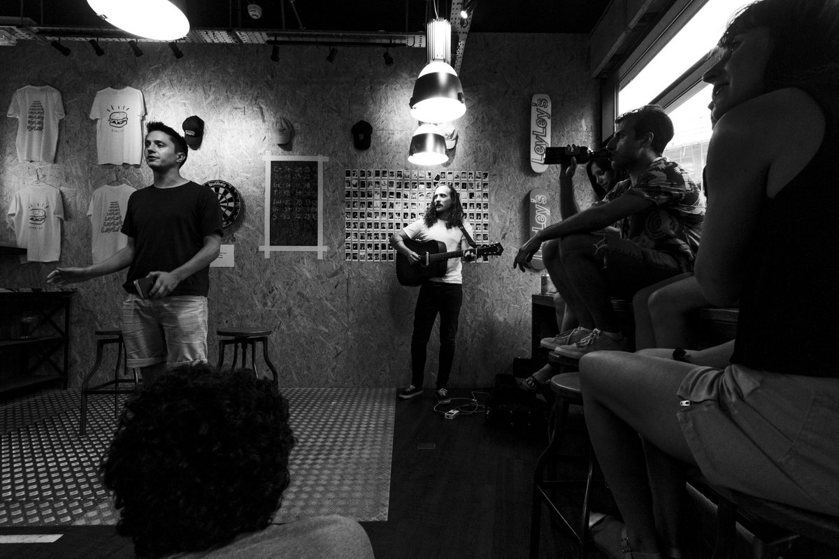 TheShoot2017's tweet photo. The wicked @WilliamPoyer at @SofarLondon
@LeyLeysBurgers https://t.co/oOUGPlASwJ