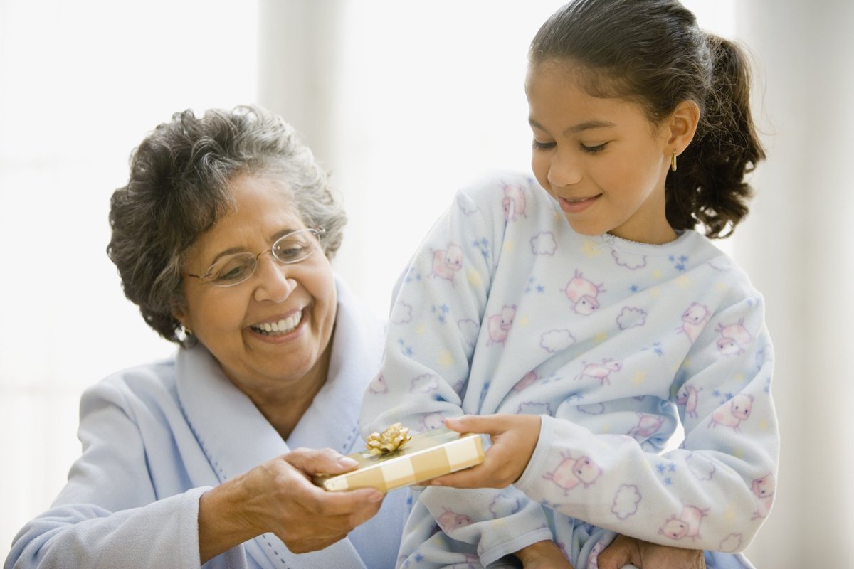 Carematch's tweet photo. "We can do no great things; only small things with great love." - Mother Teresa 

Elder care is a family thing! Be sure to have the conversation before the crisis! We can show you how. 1-888-628-2470 https://t.co/fjp1vcpHqi