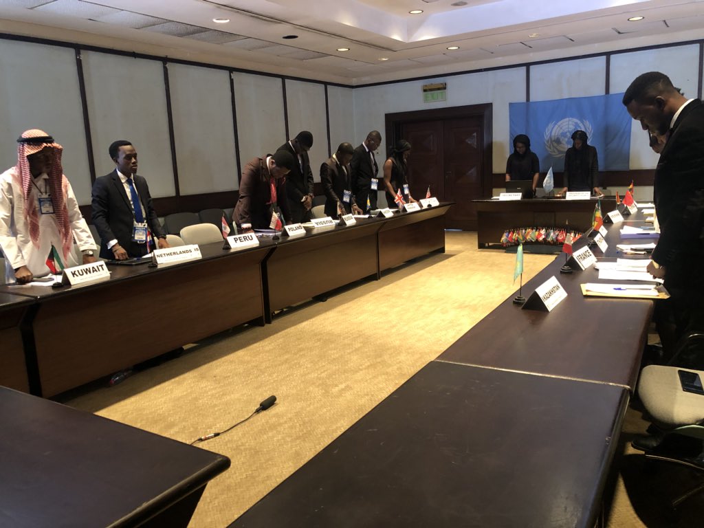 Gunyo_gh's tweet photo. Council Members observing a minute’s silence for prayers and meditation. @LifelinkGhana #gunyo18 https://t.co/70bpvEt2Ln