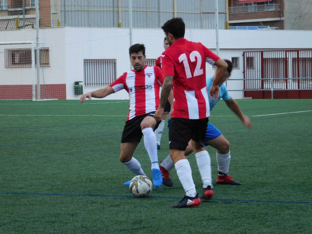 bullense_cd's tweet photo. 📰✔️El equipo de Preferente disputó su 2°partido amistoso contra el Muleño de Liga Nacional

El encuentro se desarrolló con igualdad entre ambos equipos, en el que los jóvenes de Liga Nacional dieron mucho juego.
Finalmente el conjunto rojiblanco consiguió la victoria por 4-3 https://t.co/LHICYyXS6O