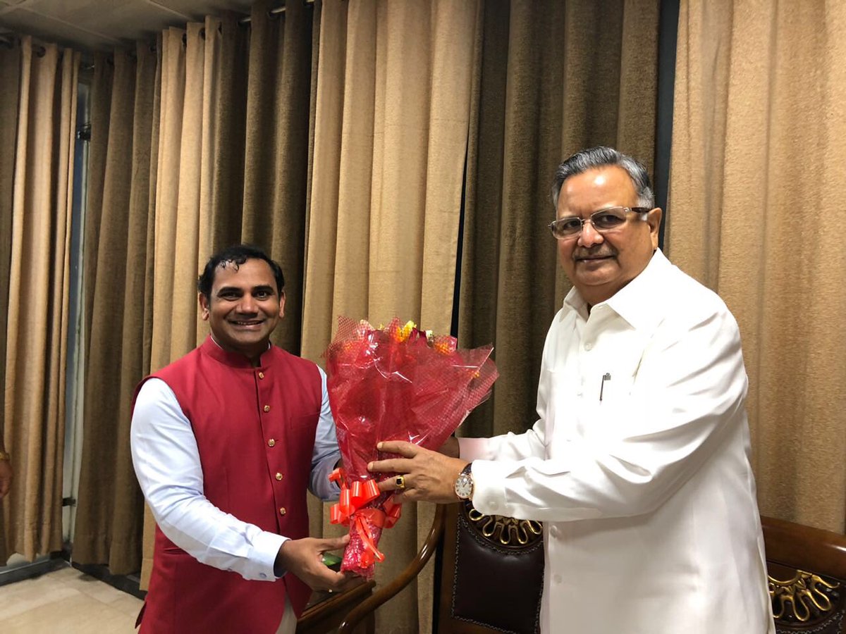 Met Chhattisgarh Chief Minister Dr Raman Singh explored need for availability of basic healthcare information in Hindi and local languages.
