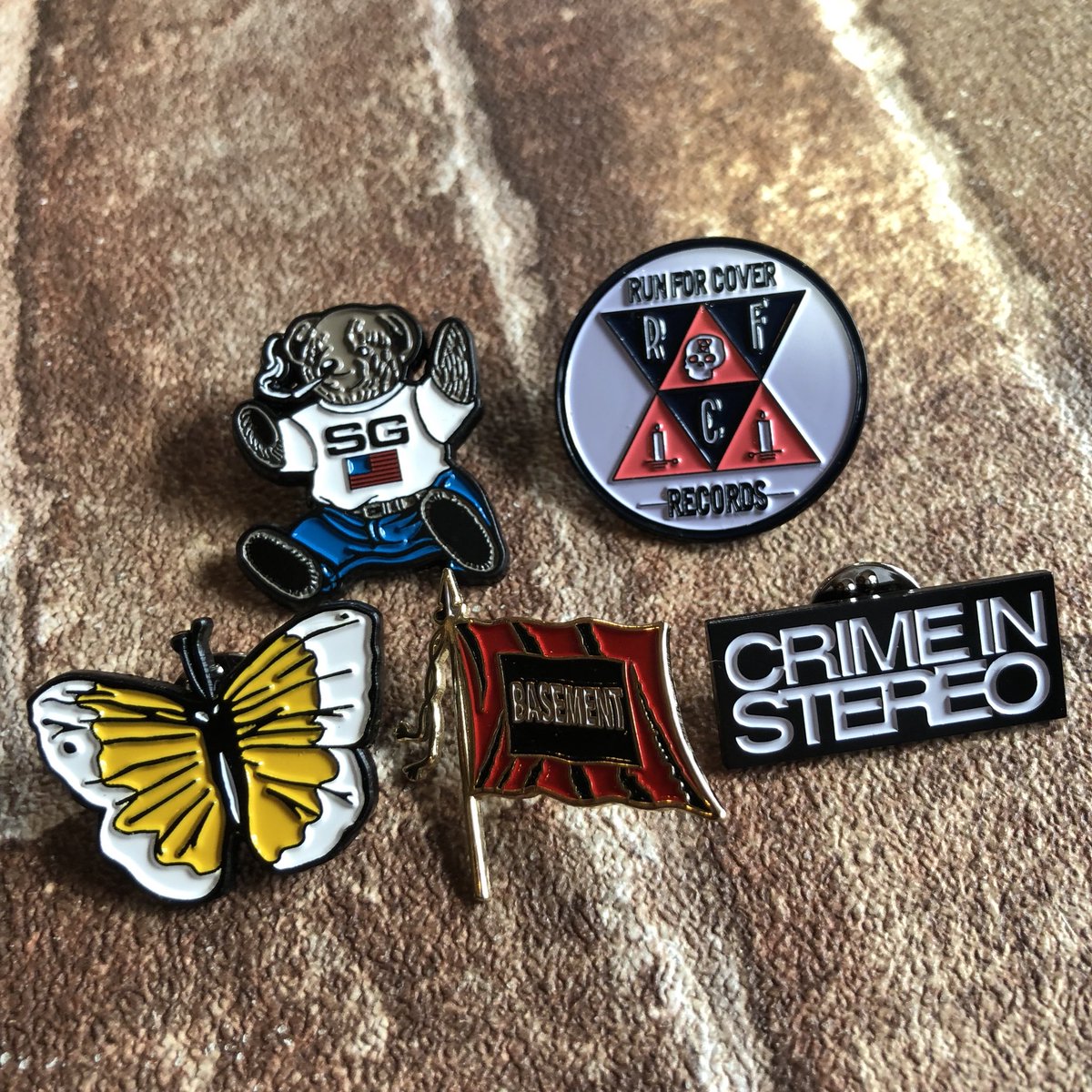 nerdsjp's tweet photo. PINS入荷📍
#tigersjaw
#basement
#crimeinstereo
#suchgold
#runforcoverrecords https://t.co/lJCzzeY5H1