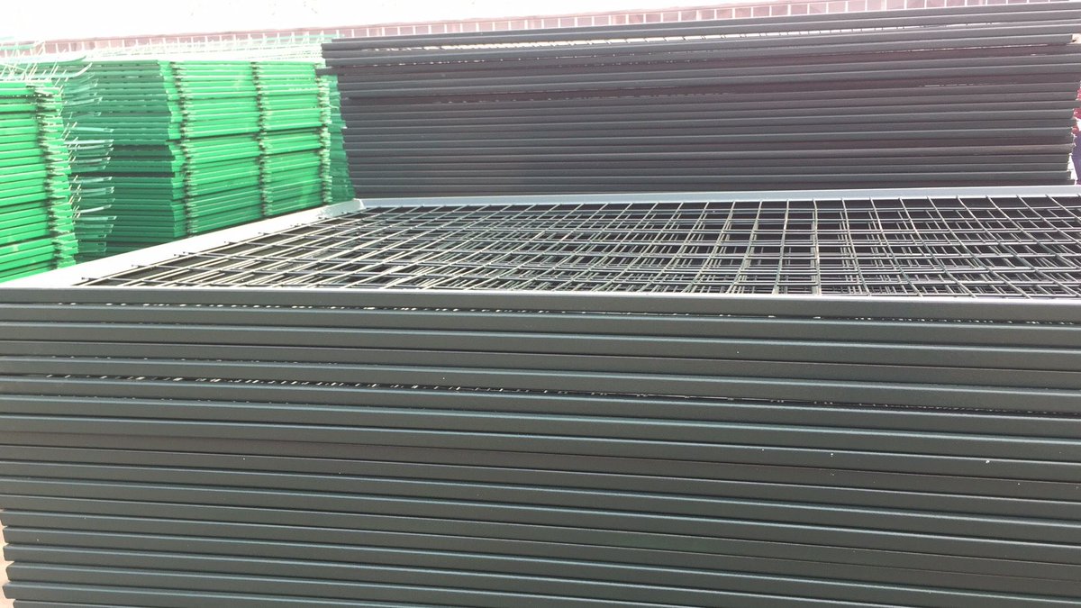 MaoxinMetal's tweet photo. Welded wire mesh fence https://t.co/ytsrDGzXVv