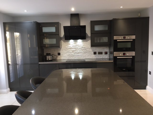flexmain's tweet photo. If you are looking for a new #kitchen in #Hull &amp; surrounding areas then please call us on 01482 247505. We have some fantastic rates available. Supply, install and design all carried out by us here @flexmain https://t.co/3eeMvtrxzr