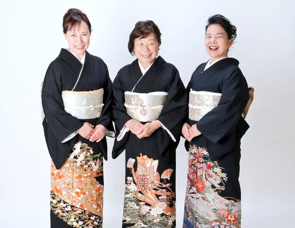 スタジオステラ Auf Twitter 笑顔で記念写真 いざ というときの写真も笑顔で 仲良しな3人でご撮影くださいました 記念写真 着物 留袖 ヘアメイク 着付け 友達 お友達 仲良し 三姉妹 かしまし娘 笑顔 遺影 終活 写真 撮影 遺影写真 ポート
