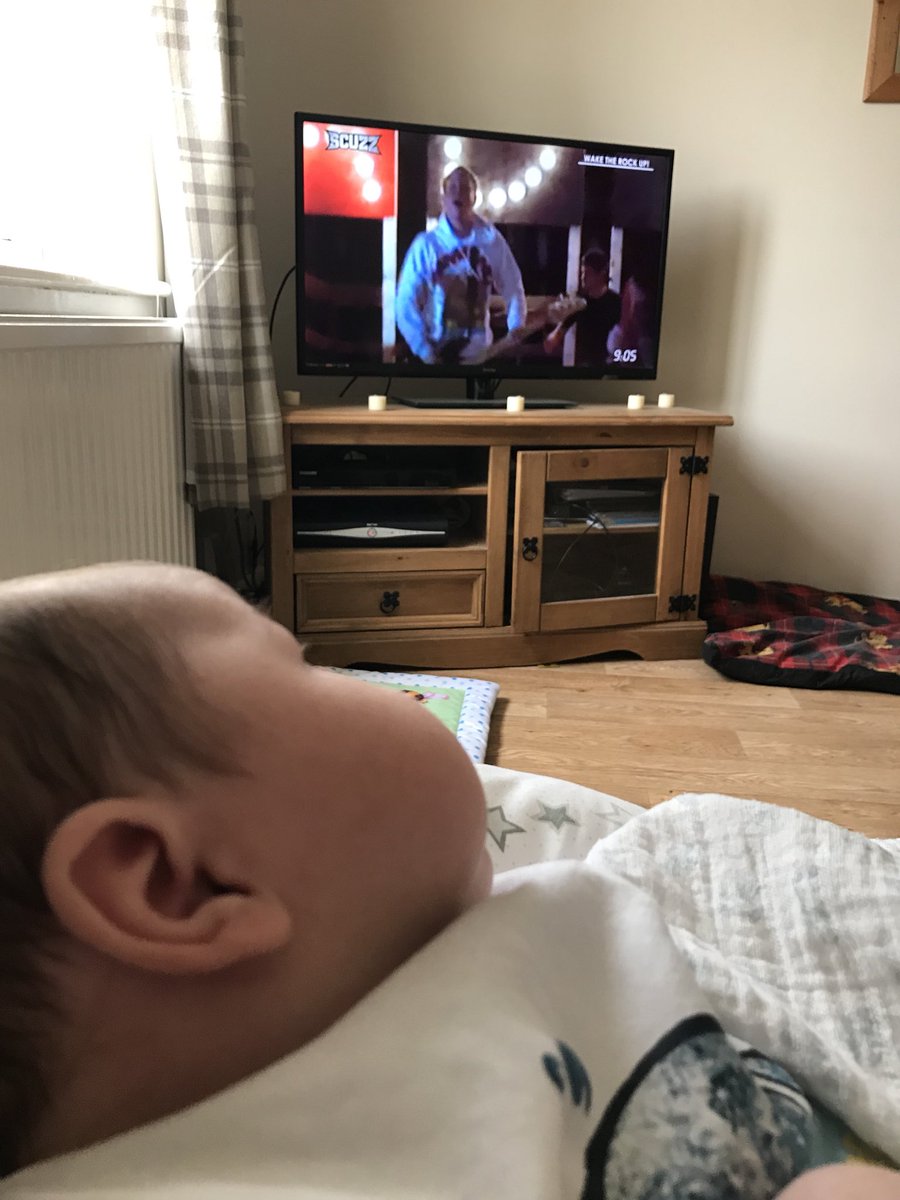 THSLouise's tweet photo. Joseph enjoying @ScuzzTV! Listening to ADTR 🤘🏻 #nevertooyoung https://t.co/uEKYiNG6ap