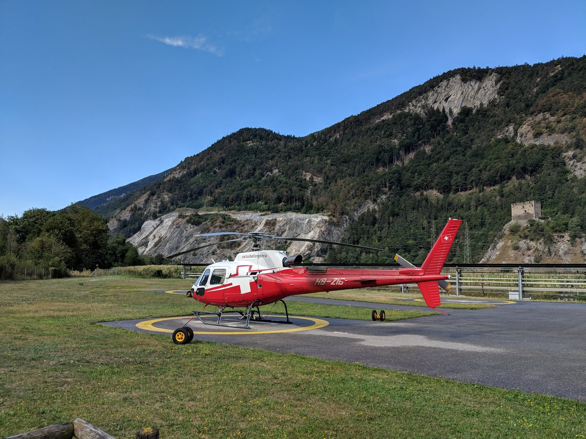 Ready for take off! <a href="/SwissHelicopter/">Swiss Helicopter</a> <a href="/PhaseOnePhoto/">Phase One</a> #mapping #AR #VR #Rheinschlucht #Ruinaulta #Tamins