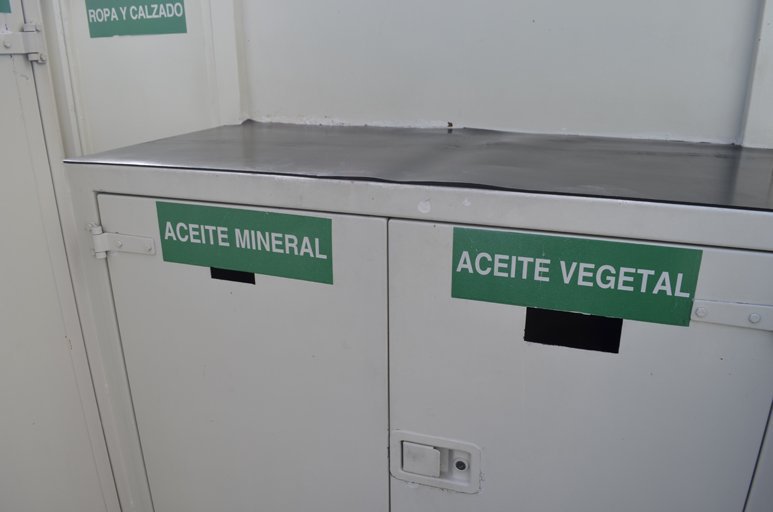Lineamadrid's tweet photo. ¿Necesitas depositar aceite vegetal usado? 💚♻
Relación de «Mercadillos municipales con contenedores para recogida» en Madrid
 👉 https://t.co/b7UPNhhss0
#Reciclaje https://t.co/2EUAfIqfKa