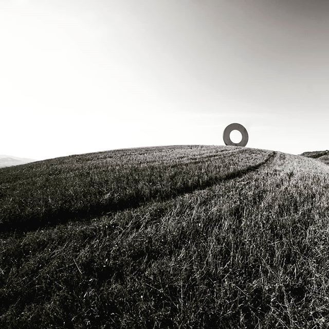 LuCkYpEs58's tweet photo. Volterra - "The white ring" di M. Staccioli

#tuscany #volterra #ring #staccioli #countryside #sculpture #bluesky #landscape #picoftheday #photography #photographer #shoot #instaphoto #instapic #instagram #instagood #igersitaly #igerstuscany #igersitalia… https://t.co/RqWrRug8Uj https://t.co/edv77S5ZJx