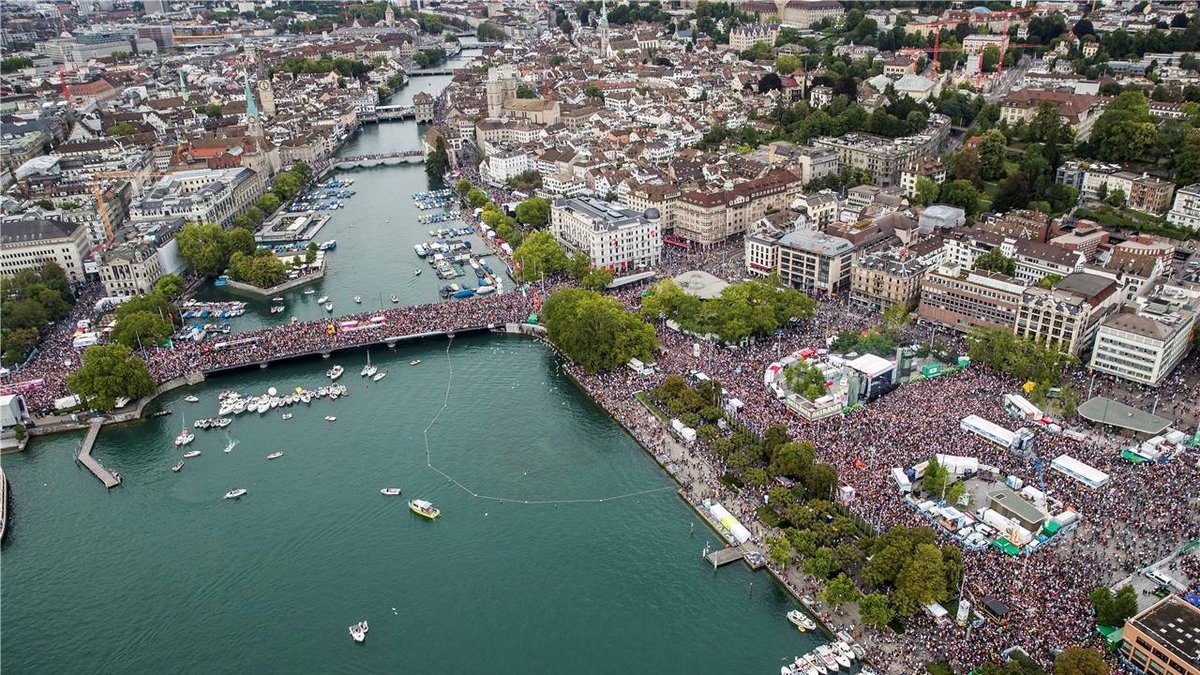 DjLVll's tweet photo. So ready for the epic #StreetParade now... ! 💯
#LVll #Dubfire #PaulKalkbrenner #zürich #swiss https://t.co/JiQbOfCpEy