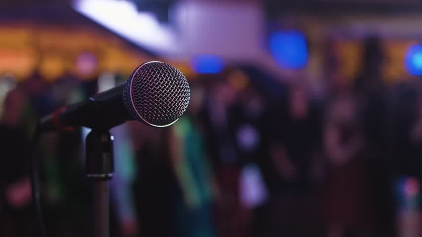 BriskLoungeUG's tweet photo. Today's #AfricanMeatBuffet is going to be special because you will have a chance to sing 🎤. We shall have Herbert Ssensamba open the evening with his performance then have an #OpenMic session where every interested client will have the opportunity to sing. 6.00pm - 10.30pm. https://t.co/1Wx3EtDWzg
