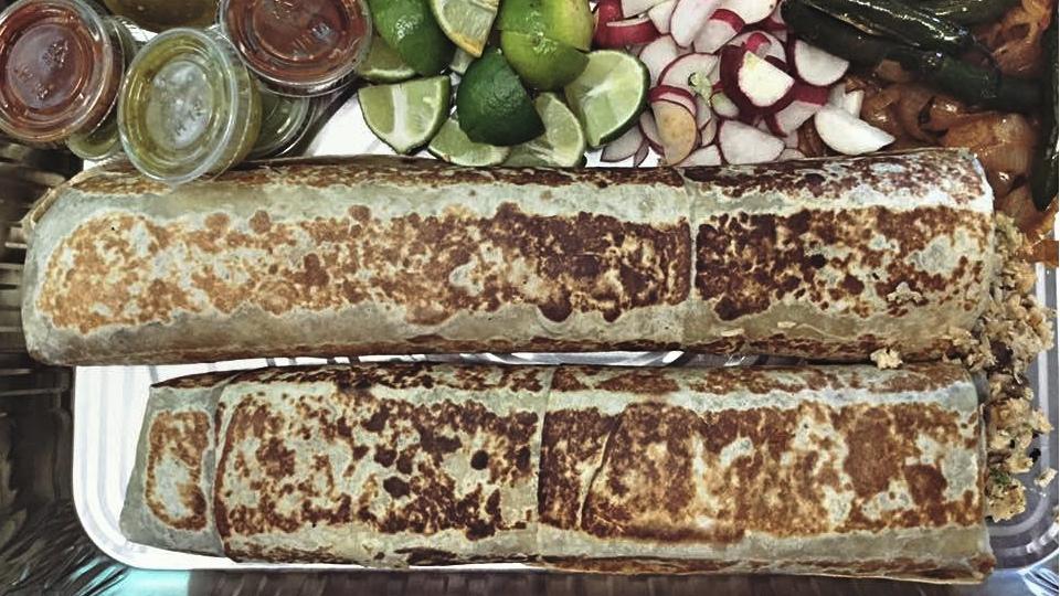 flandecocolab's tweet photo. en fresno #california hacen "el anaconda", un #burrito gigantesco que empacha tan solo mirarlo
#curiositysavedinternet https://t.co/QjT02yENYB
