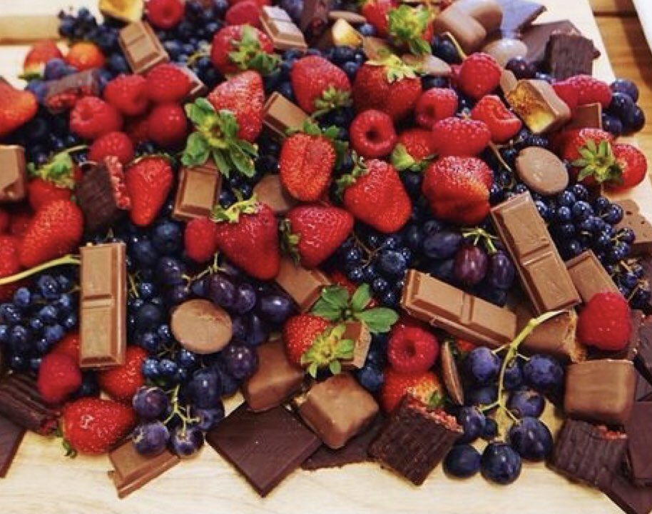 ArkleCatering's tweet photo. Our Corporate and Event Platters are amazing ... We can make your bespoke platters to complement your event. Just call us on 07597538233 and let us take the stress out of catering for you @chestertweetsuk @MYSocialChester @ChesterIndies https://t.co/HUQxi78zan
