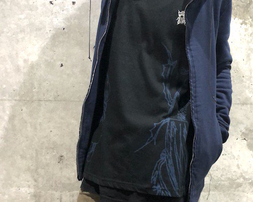 ouret_shop's tweet photo. [OURET × TAKAO SUZUKI]
「スカラベ刺繍のリネンTシャツ」予約受付中！
ベーシックなシルエットで、使い勝手の良いTシャツです。
胸元の刺繍で上品な印象に！
予約受付は、8/12(日) 23:59までとさせていただきます。
是非この機会をお見逃しなく！
https://t.co/w4SBV4QHSZ
#OURET #ユニゾン #usg https://t.co/pP3Lhnwlen
