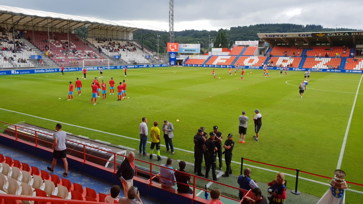 ArmLugo's tweet photo. Después de seis largos años estoy en Anxo Carro para apoyar a @CDeportivoLugo, quería que sepan que incluso en Armenia tienen a su único aficionado
verdiblanco.¡Un día nos vemos otra vez, hasta pronto Lugo! https://t.co/T9fJcMjDmT