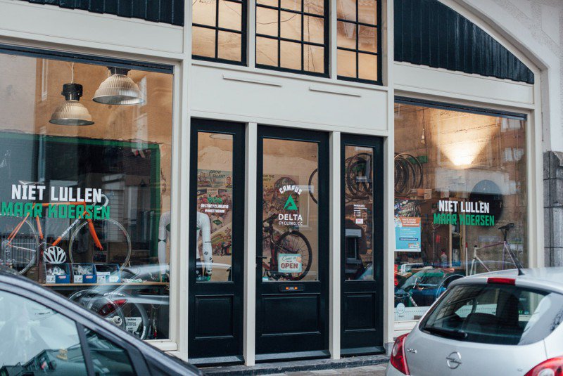Delta Cycling is meer dan een wielerploeg. Ze zetten zich in om het  fietsen in en vanuit #Rotterdam verder te doen groeien deltacycling.nl/nieuws/meer-fi… #RotterdamMakeItHappen