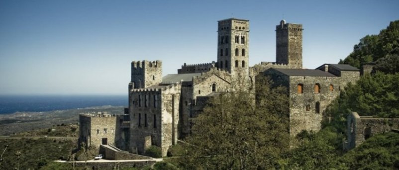 Tots els dijous del mes d'agost #vi i #història al monestir de Sant Pere de Rodes amb un tast de vins de cellers de l'#Empordà i una degustació de productes del Port de la Selva bit.ly/2vwPsyX #vicatalà #winelovers #cultura 🍷