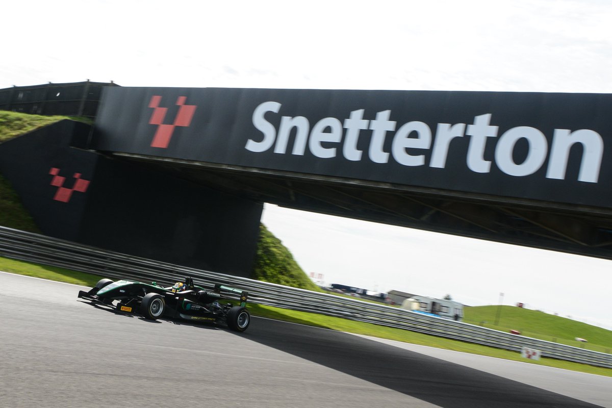 's tweet image. The heatwave might be over, but the competition is as hot as ever! We're off to @SnettertonMSV...

f3cup.co.uk/news/2018/sn-p…

#F3Cup #Formula3