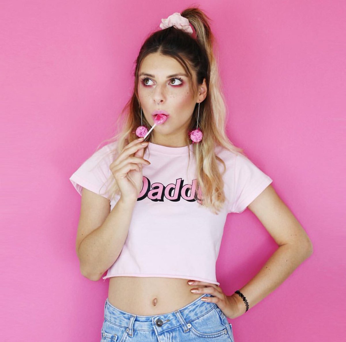 AttitudeCo's tweet photo. Cute tees have dropped from #Redressed ๐๐ผ๐
๐ธ Nioniakiko
https://t.co/CFWN5xv3O3 #slogan #tees #streetstyle #slogantshirt #pink https://t.co/SJQKo8g6Lm