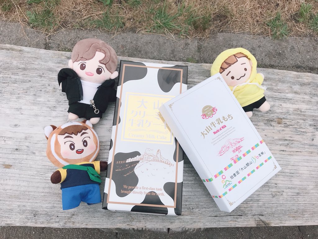xiukyoongbb's tweet photo. daisen milk village~! it was so fun making the same ice cream as the boys and it tasted great!! 🍦 i’m so thankful i can try out these new experiences thanks to them ❤️ can’t wait to try the snacks they tried too 😃
#travelwithcbx #ㅁㄹ_여행 #레츠기릿 https://t.co/Eo9YfoMZ7i