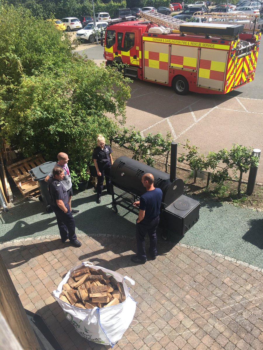 atom_annemariel's tweet photo. @CDDFRS checking out our BBQ Smoker for the @atom_bank AtomFest 2018 #thanksguys #healthandsafety #allgoodtogo #smokin #familyday #letthesunshine https://t.co/X2zKgJw4c6