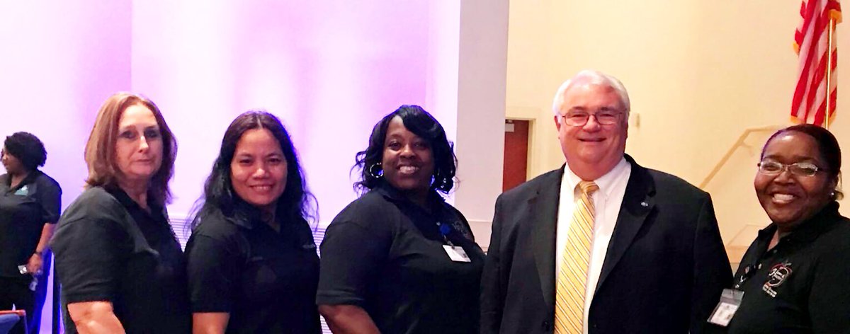 mc_garvin's tweet photo. We very much appreciate this crew!  They make sure that every student receives the best meals everyday!  The first week is tough and they serve with a smile everyday!  ❤️ you guys!  #teamcowan #foodservicerocks #GSCSTakesTheLead @hdavenport12 @JamesDSmith2 https://t.co/KHAZEZWdS8