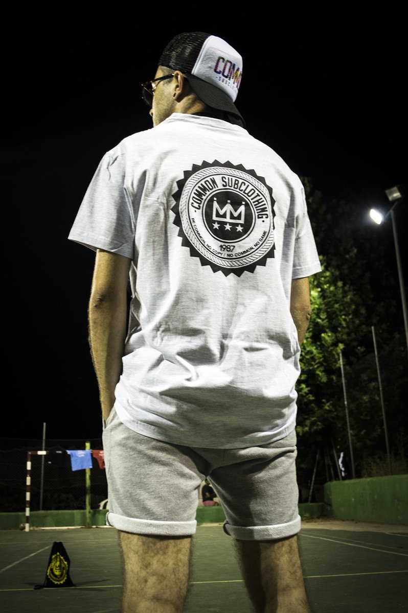 COMMONSCLOTHING's tweet image. Es jueves familia! Tenéis ENVÍO GRATIS en nuestros productos. Ficha la movida commonsuburbanclothing.com #becommon