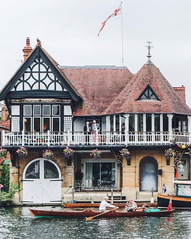 Throwback Thursday:
Henley-on-Thames
📷 <a href="/jo_rodgers/">Jo Rodgers / @Jo_Rodgers@mas.to</a>
#henley #rowing #crew ift.tt/2OWoGIz